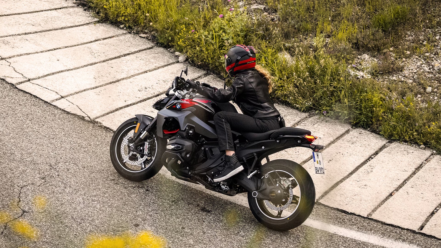 BMW R 1300 R in NorCal