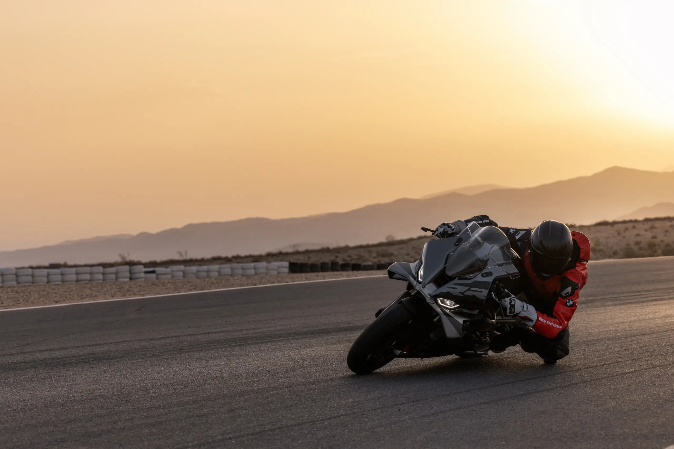 2026_BMW_M_1000_RR_RETAIL_OFFERS