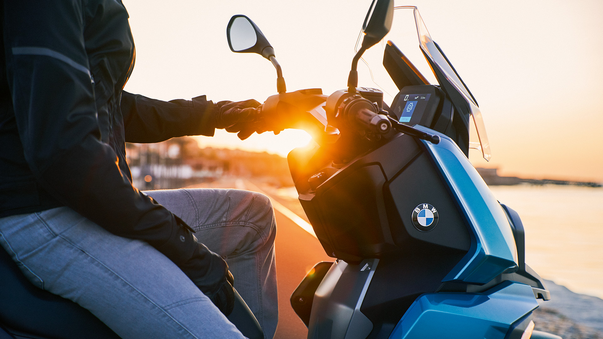 2018 BMW C 400 X Front Detail