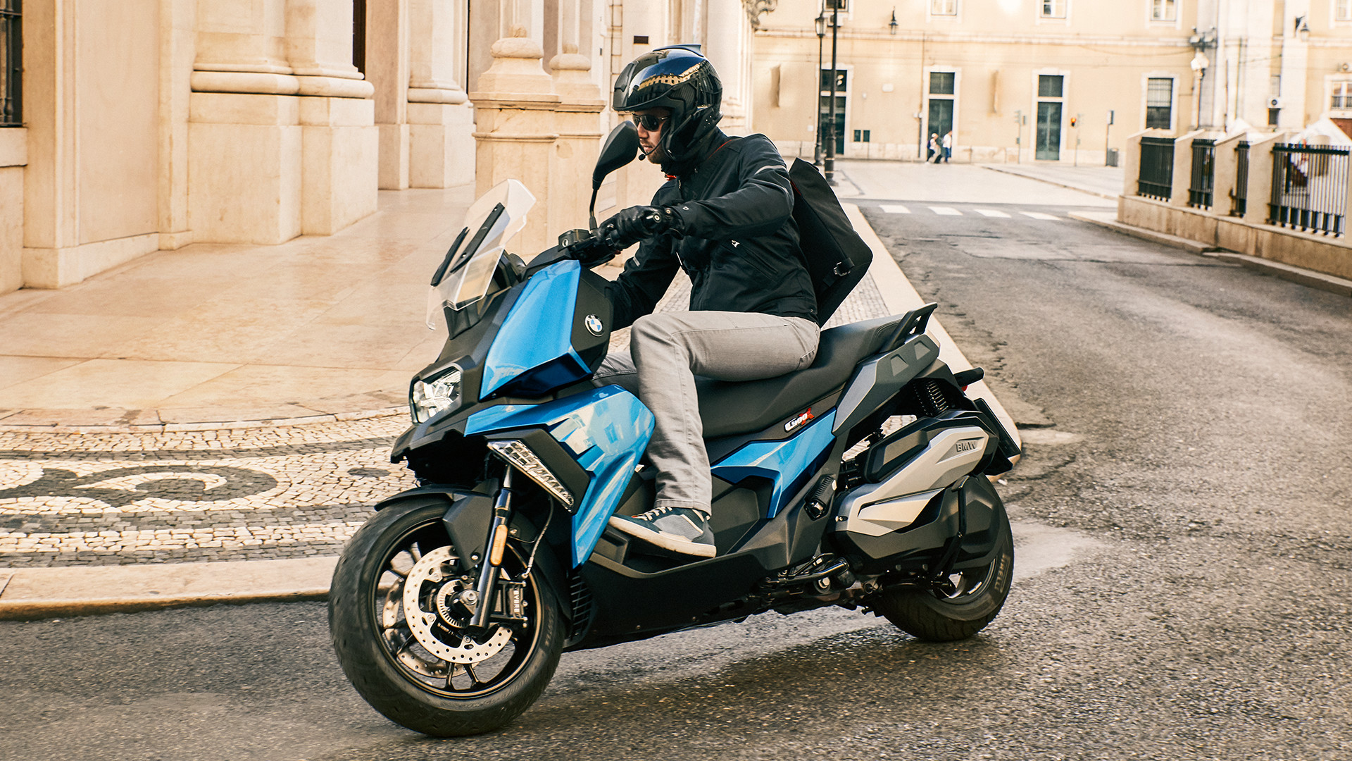 2018 BMW C 400 X Side View