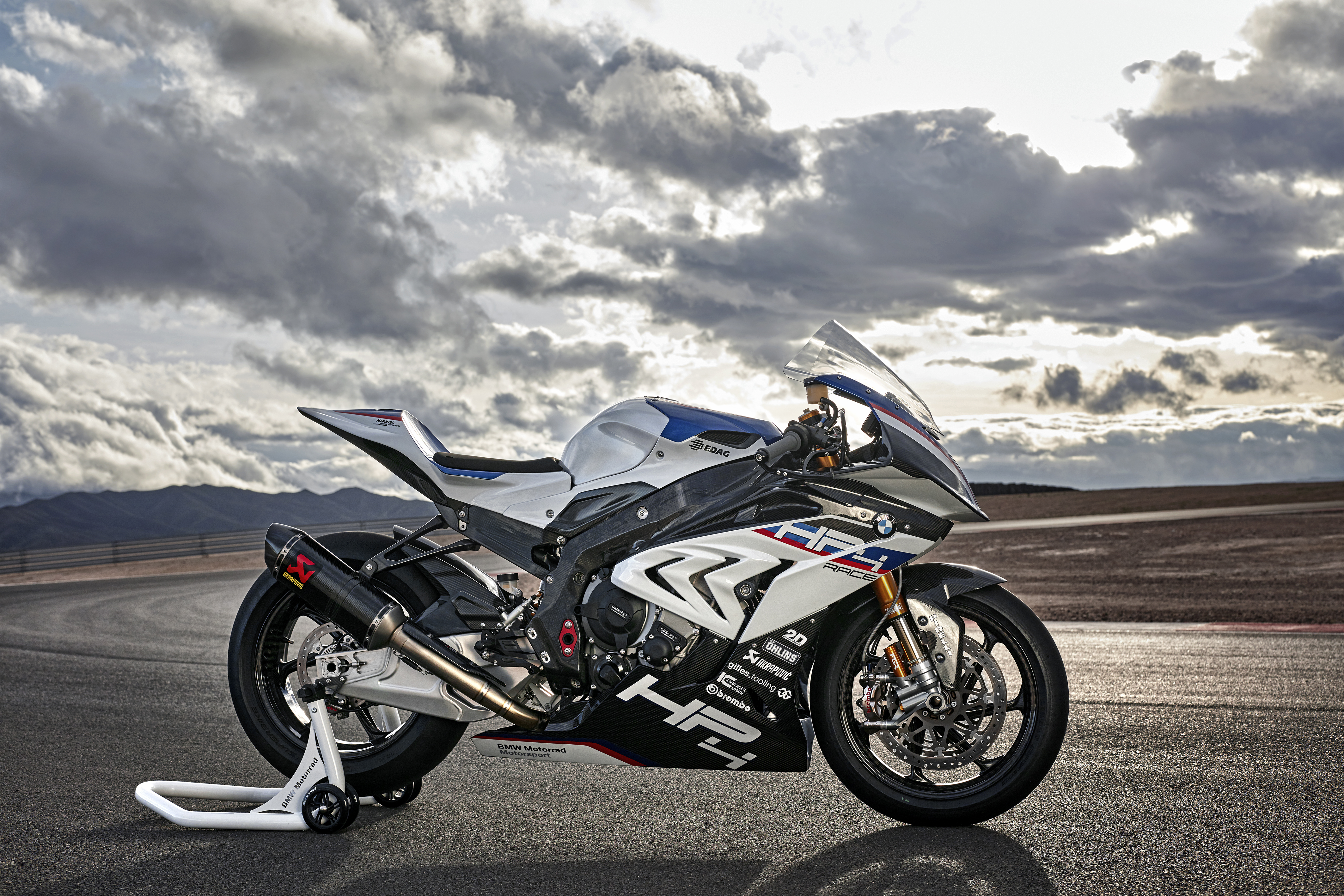 bmw hp4 race